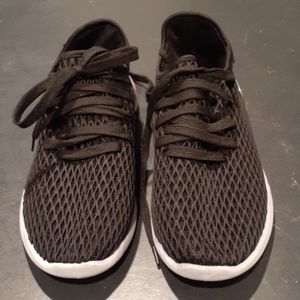 NWOT Woman ATHLETIC Shoes XL  10/11